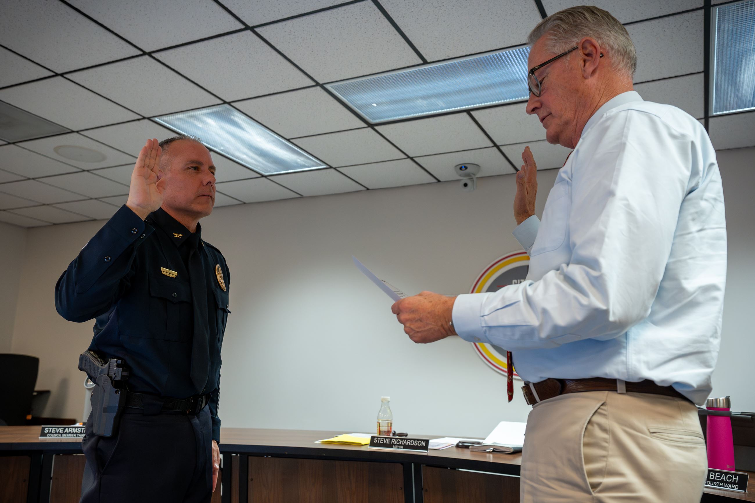 Rob Hawkins takes oath of office to serve as Indianola Police Chief